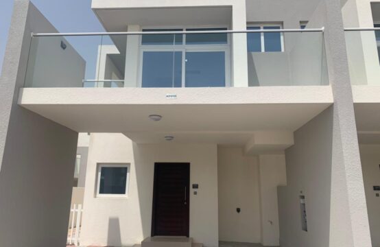 Ready to Move in 3 Bed Townhouse in Albizia Akoya Oxygen